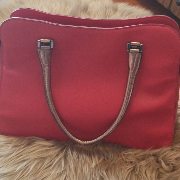 Guess hand bag - Picture 2 of 7